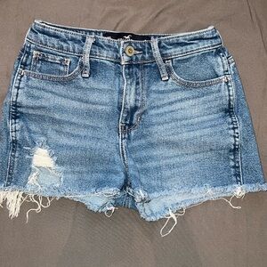 Women’s Hollister High-Rise Mom jean shorts size 0R: 24W 27L
